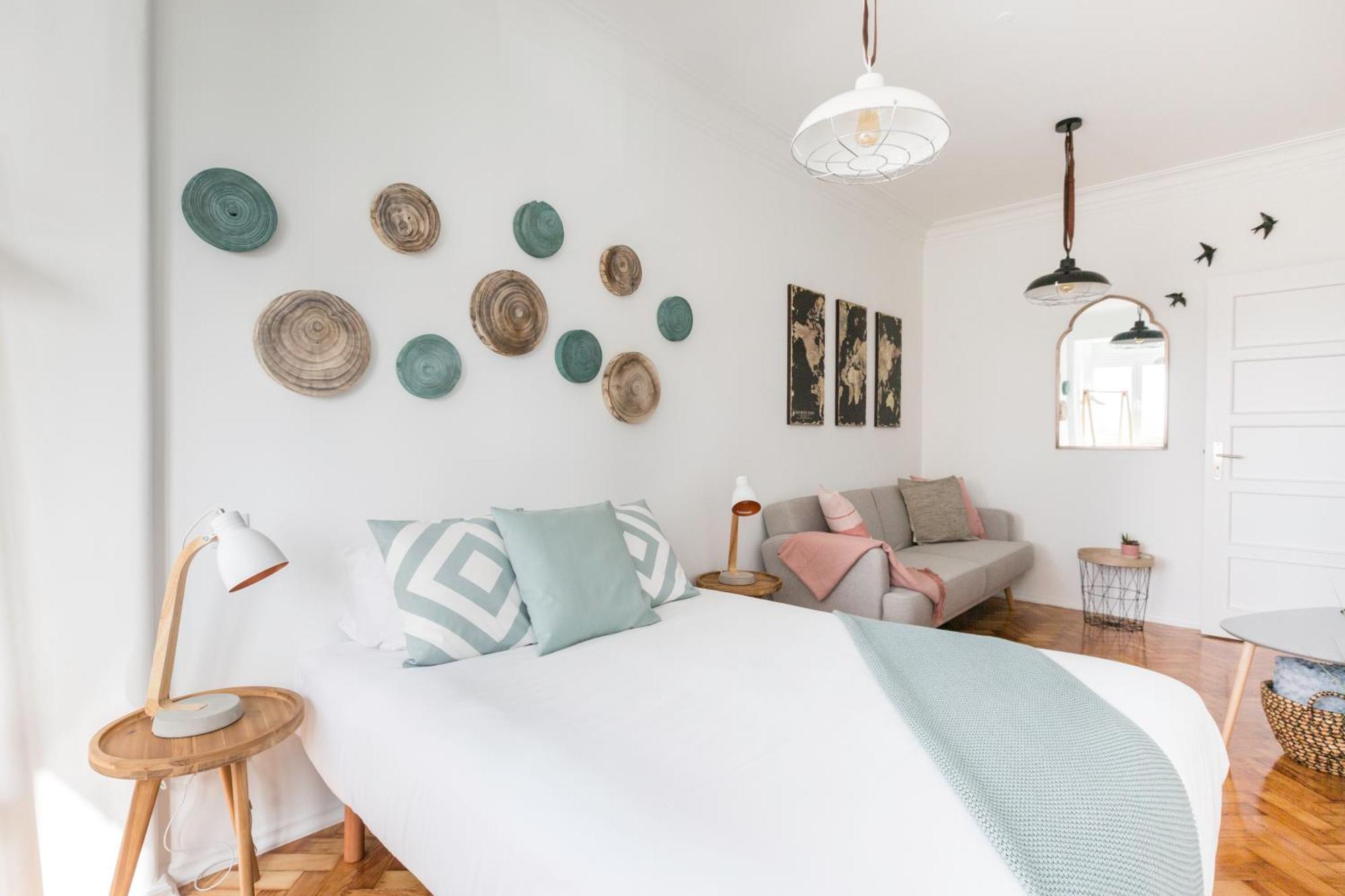 Apartment Stroll To Coffee Shops Near A Renovated Hillside In Graca Lissabon